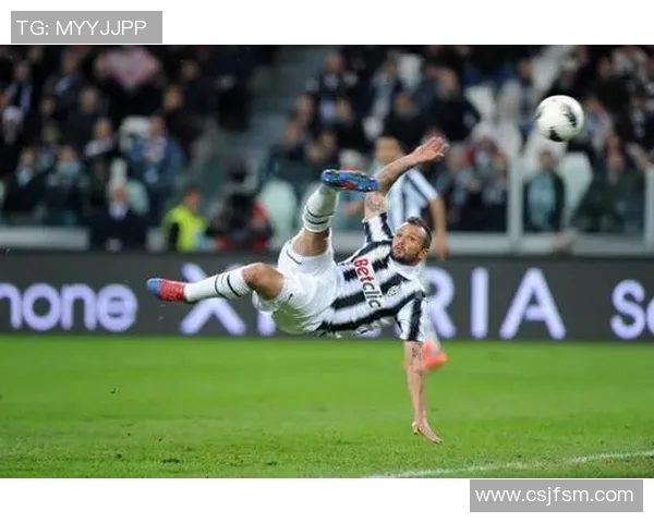 足球明星精彩瞬间倒钩进球图片集锦展现足球艺术之美